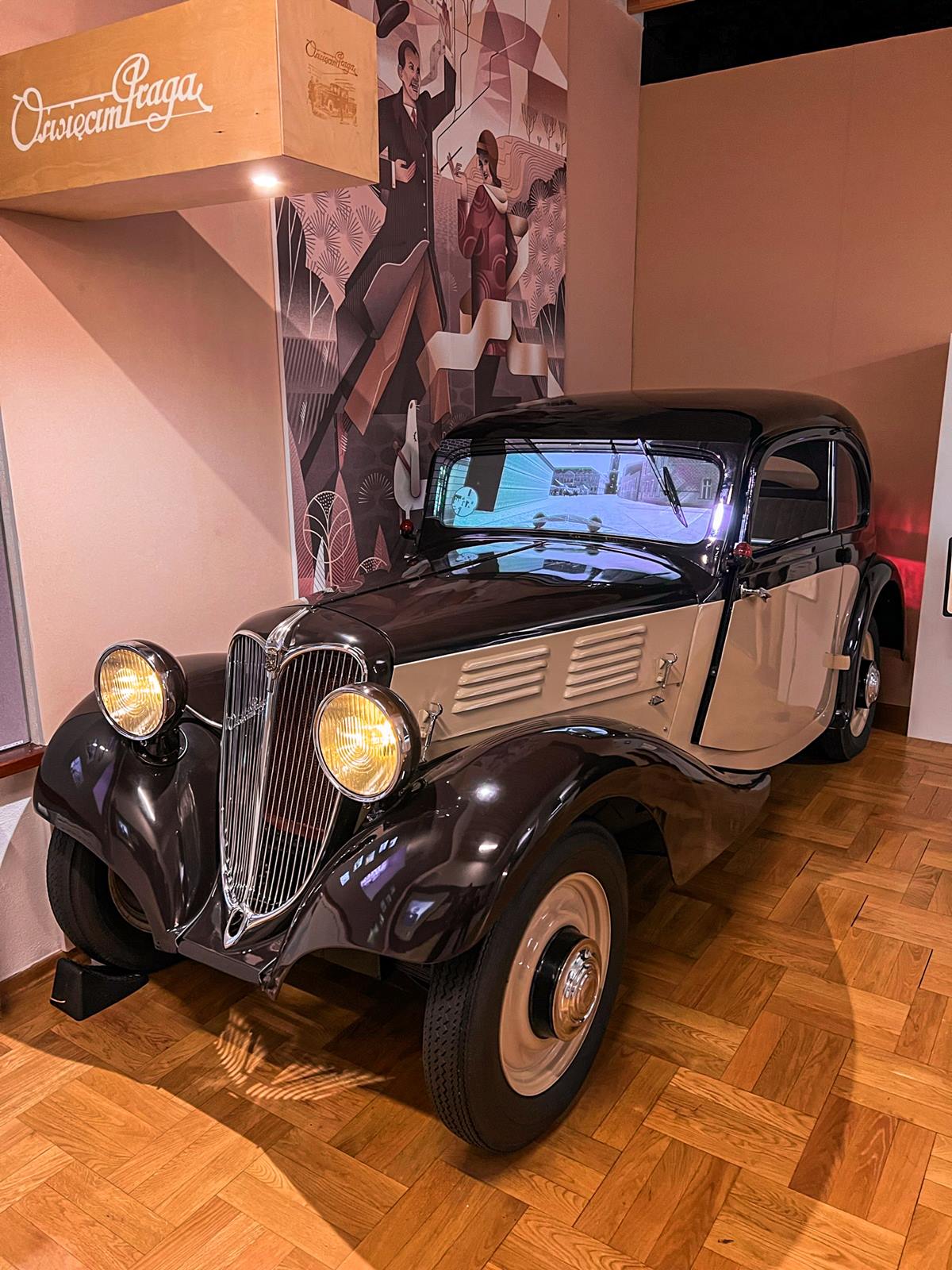 samochod w muzeum w oswiecimiu